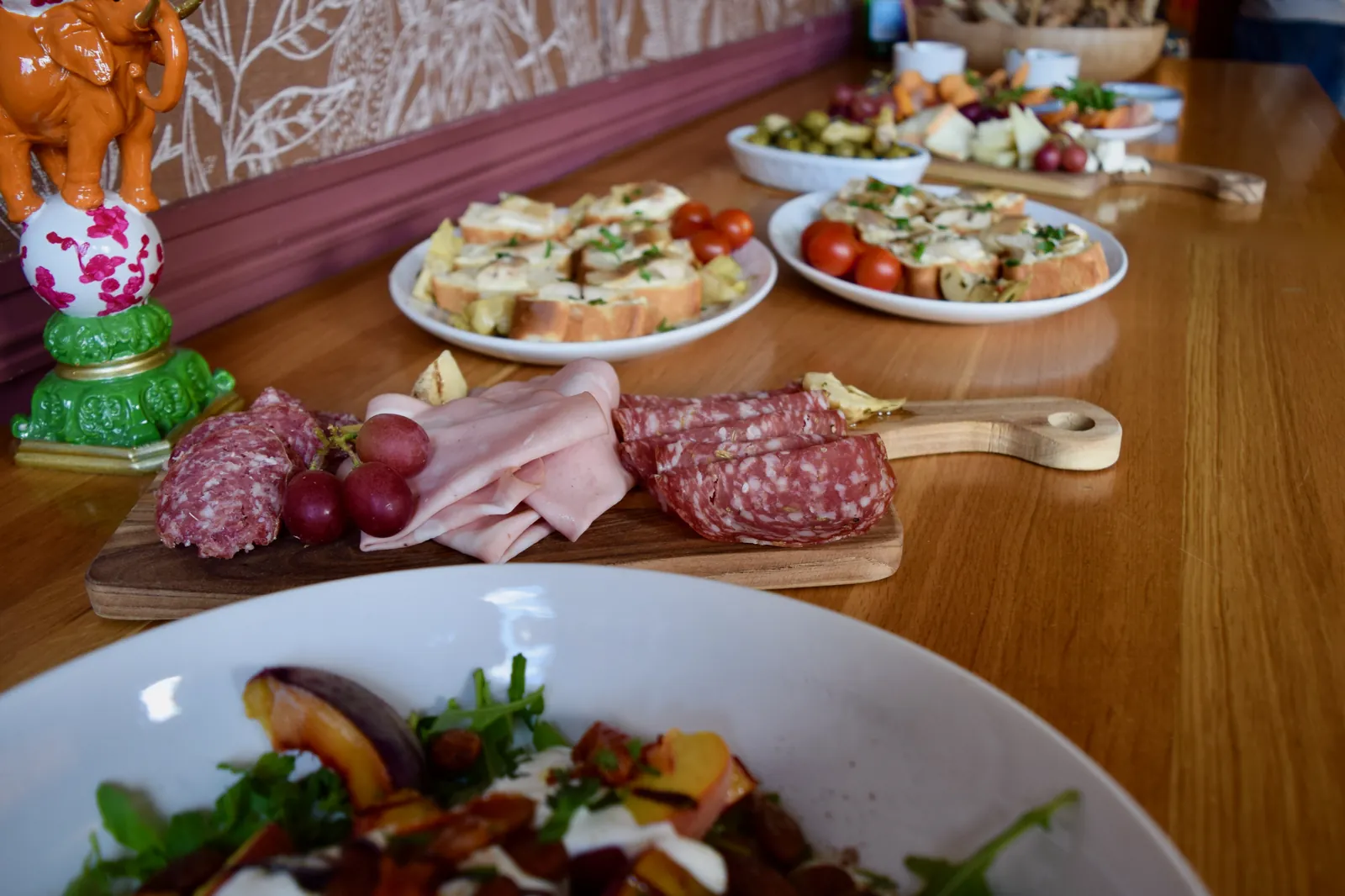 Board of Italian cured meats on the aperitivo bar at Struis on the Kraneweg